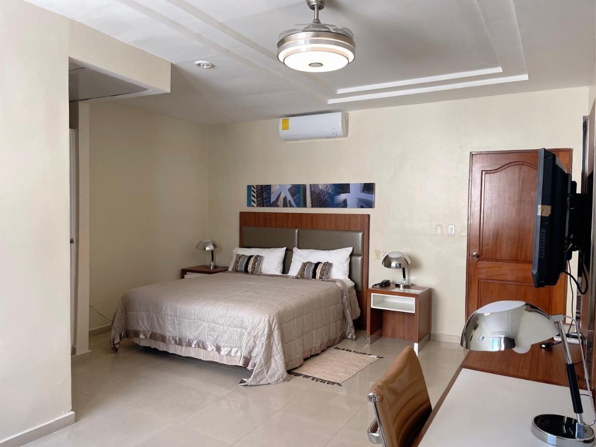 Hotel Libertad At Historic Main Street Santo Domingo Exterior foto